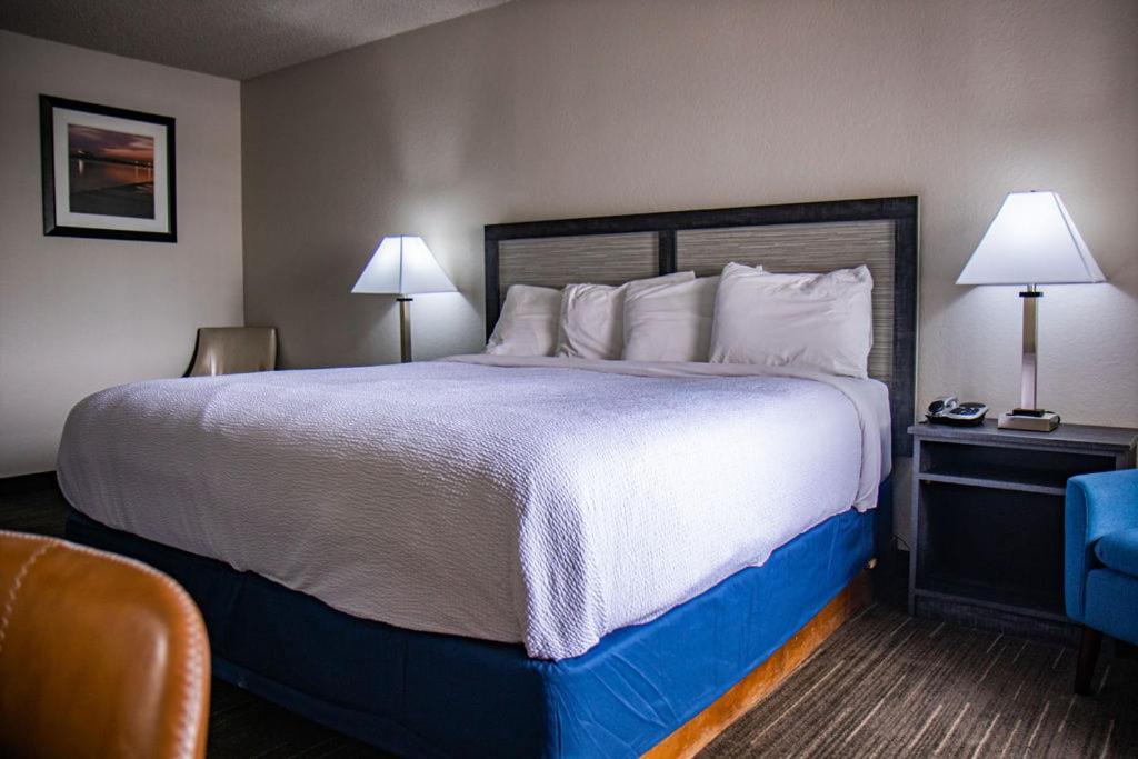 Salt Creek Motel *